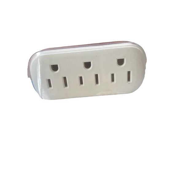 3 OUTLET GROUNDED WALL PLUG- New In Box-Free USA Shipping - Picture 2 of 4